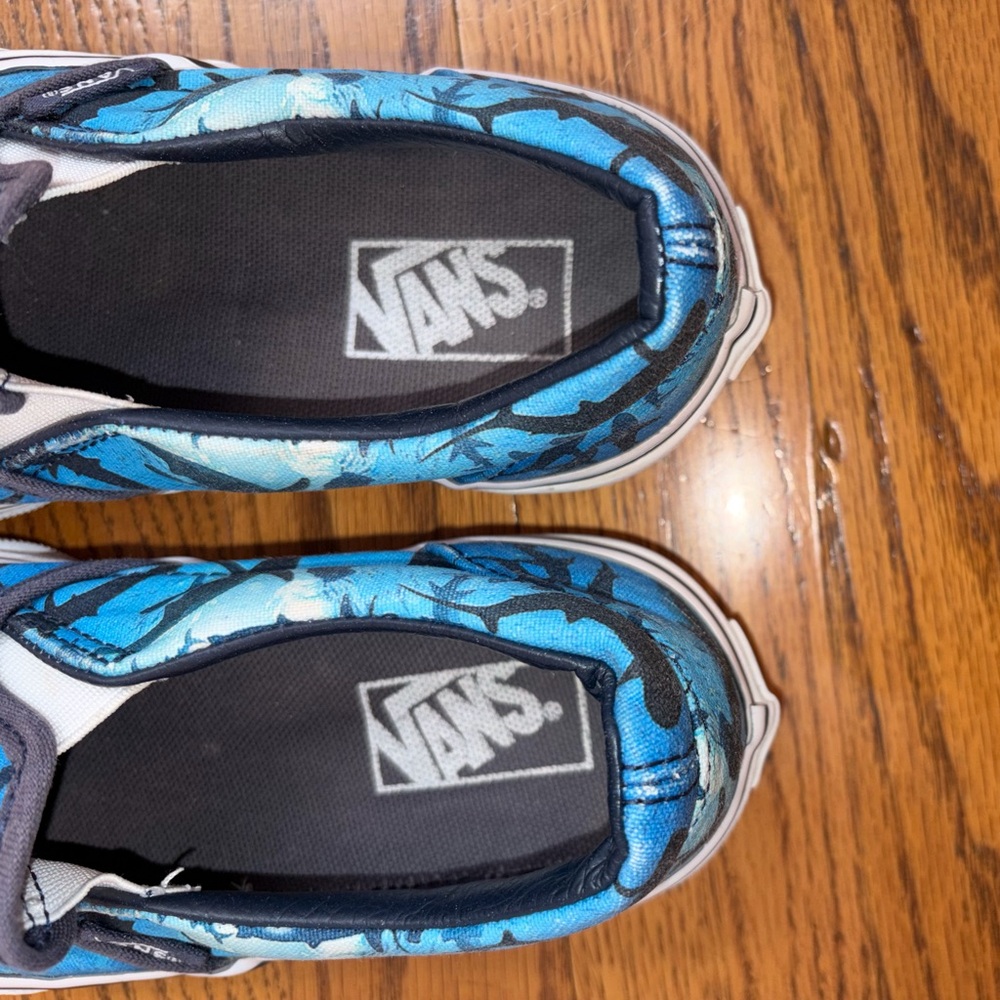 Vans Kids Blue Shark Print Slip-On Sneakers - Picture 5 of 8
